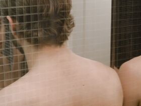 Мари Коломб голая – Un, deux, trois (2017)