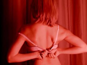 Мари Коломб голая – Un, deux, trois (2017) #3