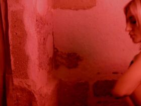 Мари Коломб голая – Un, deux, trois (2017) #7