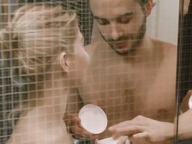 Мари Коломб голая – Un, deux, trois (2017) #9