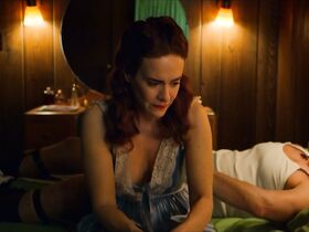 Сара Полсон секси – Рэтчед s01e03 (2020) #7