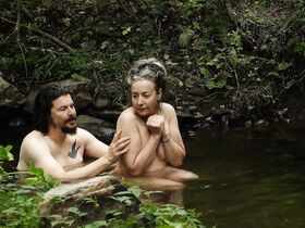 Джейн Адамс голая – Построить стену (2020) #9