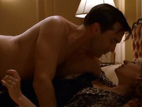 Дженьюэри Джонс секси, Мелинда Макгроу секси, Рима Язбек секси – Безумцы s02e06 (2008) #13