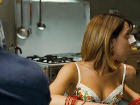 Надир Казелли голая, Джулия Греко секси, Микаэла Рамаццотти секси – Стоя в раю (2012) #10