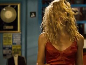 Надир Казелли голая, Джулия Греко секси, Микаэла Рамаццотти секси – Стоя в раю (2012) #15