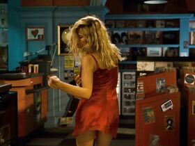 Надир Казелли голая, Джулия Греко секси, Микаэла Рамаццотти секси – Стоя в раю (2012) #18