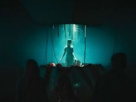 Кэт Кравчук голая – Мир будущего (2017)