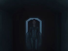 Аманда Коллин голая – Воспитанные волками s01e06-07 (2020) #20