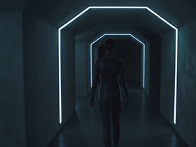 Аманда Коллин голая – Воспитанные волками s01e06-07 (2020) #22