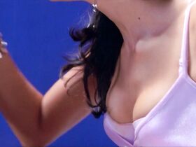 Катрина Каиф секси, Мадху Сапре секси – Бум (2003) #7