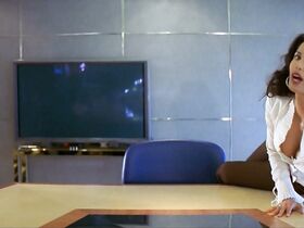 Катрина Каиф секси, Мадху Сапре секси – Бум (2003) #9