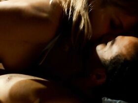 Сара Хронис голая – Безрассудная жизнь (2014) #18