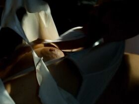 Сара Хронис голая – Безрассудная жизнь (2014) #2