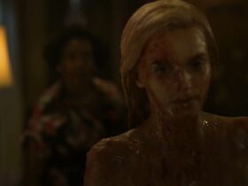 Вунми Мосаку секси, Эбби Ли секси – Страна Лавкрафта s01e05 (2020) #10