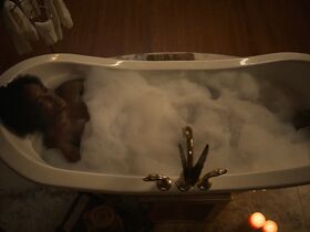 Вунми Мосаку секси, Эбби Ли секси – Страна Лавкрафта s01e05 (2020) #5