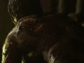 Вунми Мосаку секси, Эбби Ли секси – Страна Лавкрафта s01e05 (2020) #9