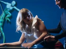 Изабелла Блисс голая, Скарлет Меллиш Уилсон секси, Ивонн Майоль секси – Последний Фауст (2019) #6