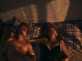 Ивана Хилкова секси, Луция Жачкова секси – Chlap na střídačku (2020) #26