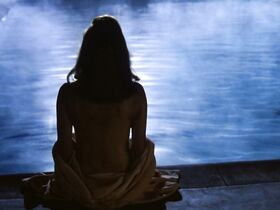 Мими Роджерс секси, Ребекка Армстронг голая – Скрывающийся в доме (1989) #2