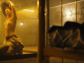 Кристина Поли голая, Юлия Волкова голая, Мария Куликова голая – Игра на выживание s01e06-07 (2020) #7