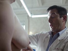 Кира Джонсон голая – Тёмное зеркало (2018) #10