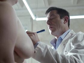 Кира Джонсон голая – Тёмное зеркало (2018) #12