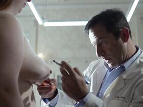 Кира Джонсон голая – Тёмное зеркало (2018) #21