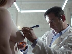 Кира Джонсон голая – Тёмное зеркало (2018) #23