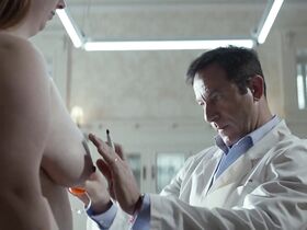 Кира Джонсон голая – Тёмное зеркало (2018) #24