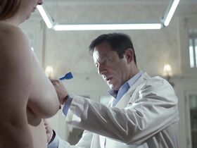 Кира Джонсон голая – Тёмное зеркало (2018) #25