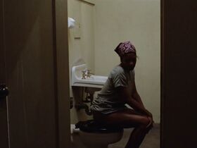 Глория Делани голая, Хэйзел Спирс голая – Исправительная колония (1979) #3