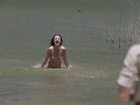 Джульетт Льюис голая – Кемпинг s01E01 (2018) #6