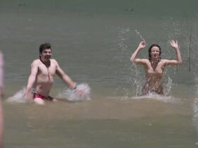 Джульетт Льюис голая – Кемпинг s01E01 (2018) #7