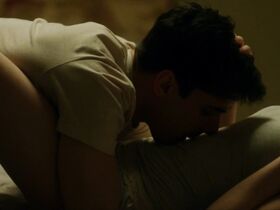 Эстер Экспосито секси – Элита s01e02 (2018)