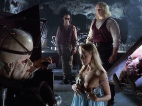 Жаклин Ловелл голая, Александрия Куинн голая – Глава Семейства (1996) #13