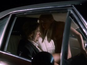 Жаклин Ловелл голая, Александрия Куинн голая – Глава Семейства (1996) #2