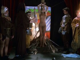 Жаклин Ловелл голая, Александрия Куинн голая – Глава Семейства (1996) #21