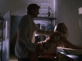 Жаклин Ловелл голая, Александрия Куинн голая – Глава Семейства (1996) #5