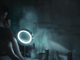 Индиа Айсли голая – Тёмное зеркало (2018) #1