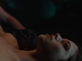 Индиа Айсли голая – Тёмное зеркало (2018) #11