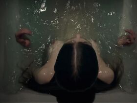 Индиа Айсли голая – Тёмное зеркало (2018) #2