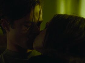 Индиа Айсли голая – Тёмное зеркало (2018) #7