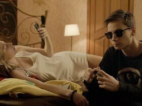 Ольга Турчак голая – Смотри как я (2020) #8