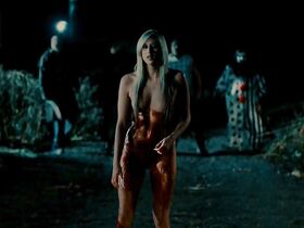Келли Саванна Дитон голая – Ферма страха (2020) #3