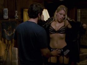 Бизи Филиппс секси – Друг невесты (2008) #1