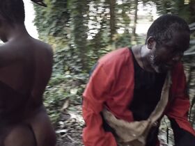 Шэрон Оджа голая, Омовуми Дада голая – Журналистка (2019) #16