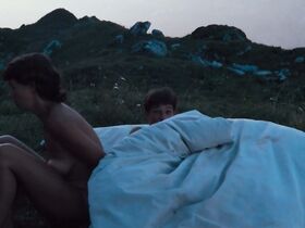 Йоханна Лир голая – Горные огни (1985) #5