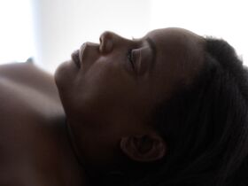 Онжаню Эллис голая, Карра Паттерсон голая – Страна Лавкрафта s01e07 (2020) #2