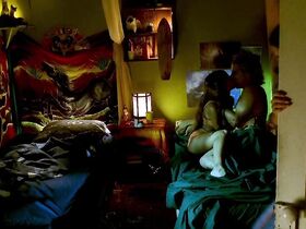 Мелони Диас секси – Короли Догтауна (2005) #1