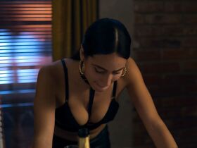 Эсмеральда Пиментел секси – Побудь отцом (2020) #7